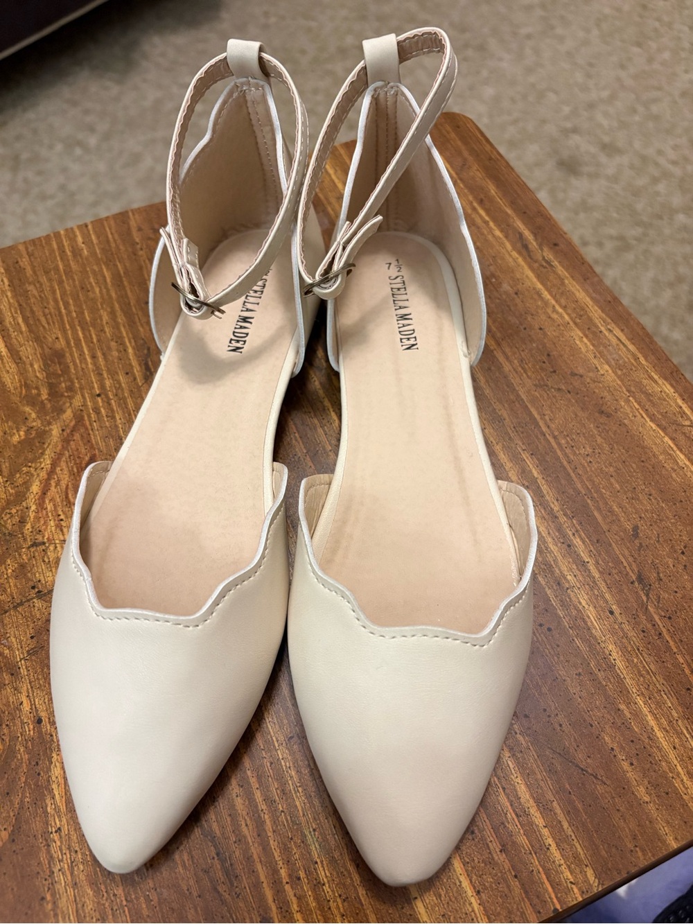 Stella Madden pointed-toe flats with ankle strap ,scalloped edging. Beige-Sz7.5